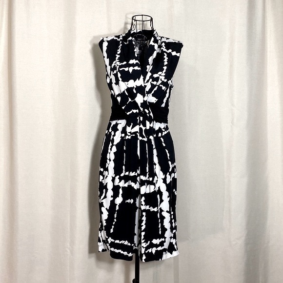 BCBMAXAZRIA Abstract Print Twist Front Sleeveless Dress - Picture 1 of 10